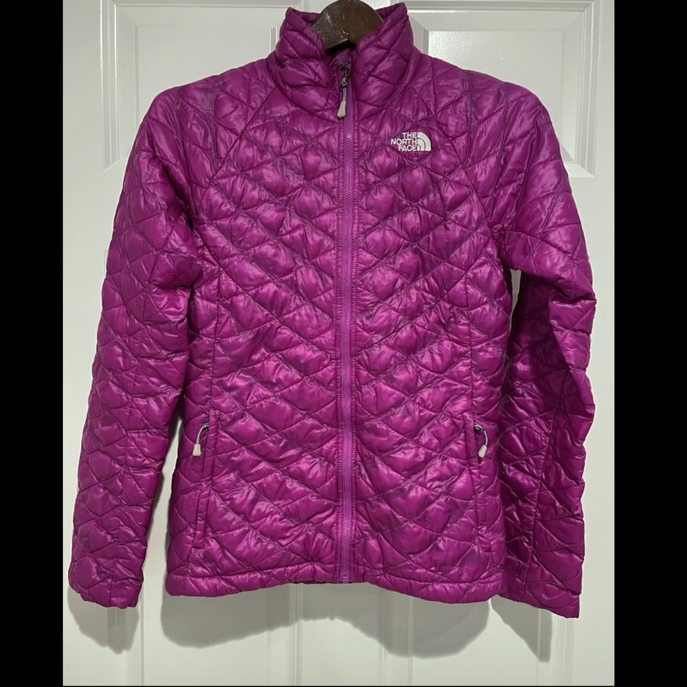 North Face Thermoball Jacket Magic Magenta XS GUC
